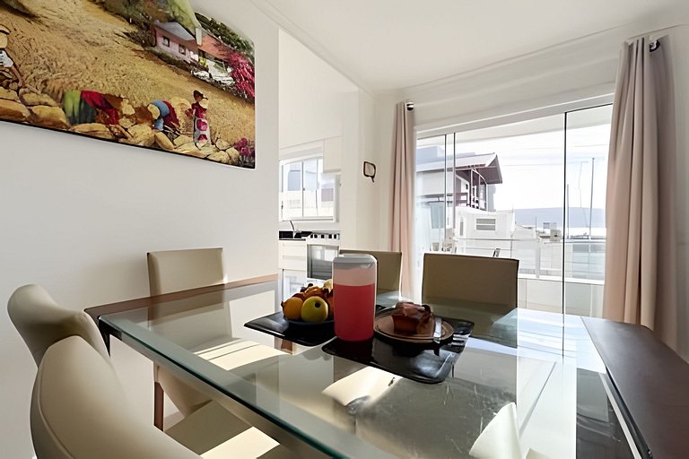 Apartamento beira mar com 3 quartos