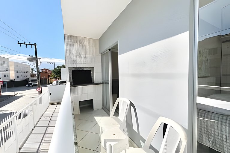 Apto com 04 dormitórios no Centro de Bombinhas